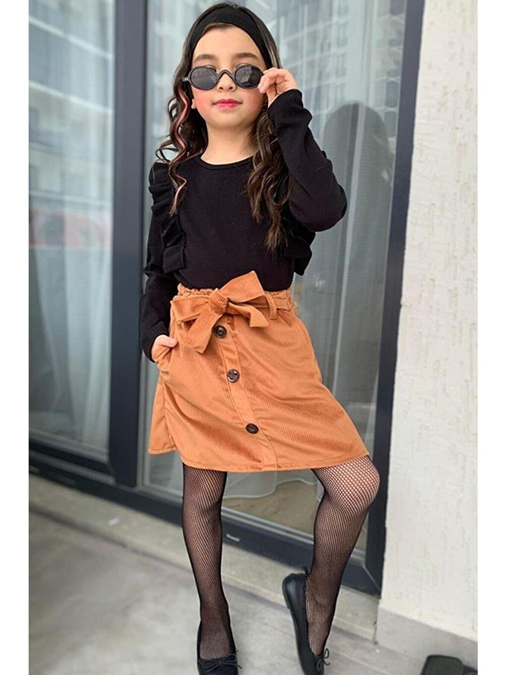 Kız Çocuk New Fırfırlı ve Çift Cepli Önü Düğme Detaylı Siyah Kadife Etekli Takım-5
