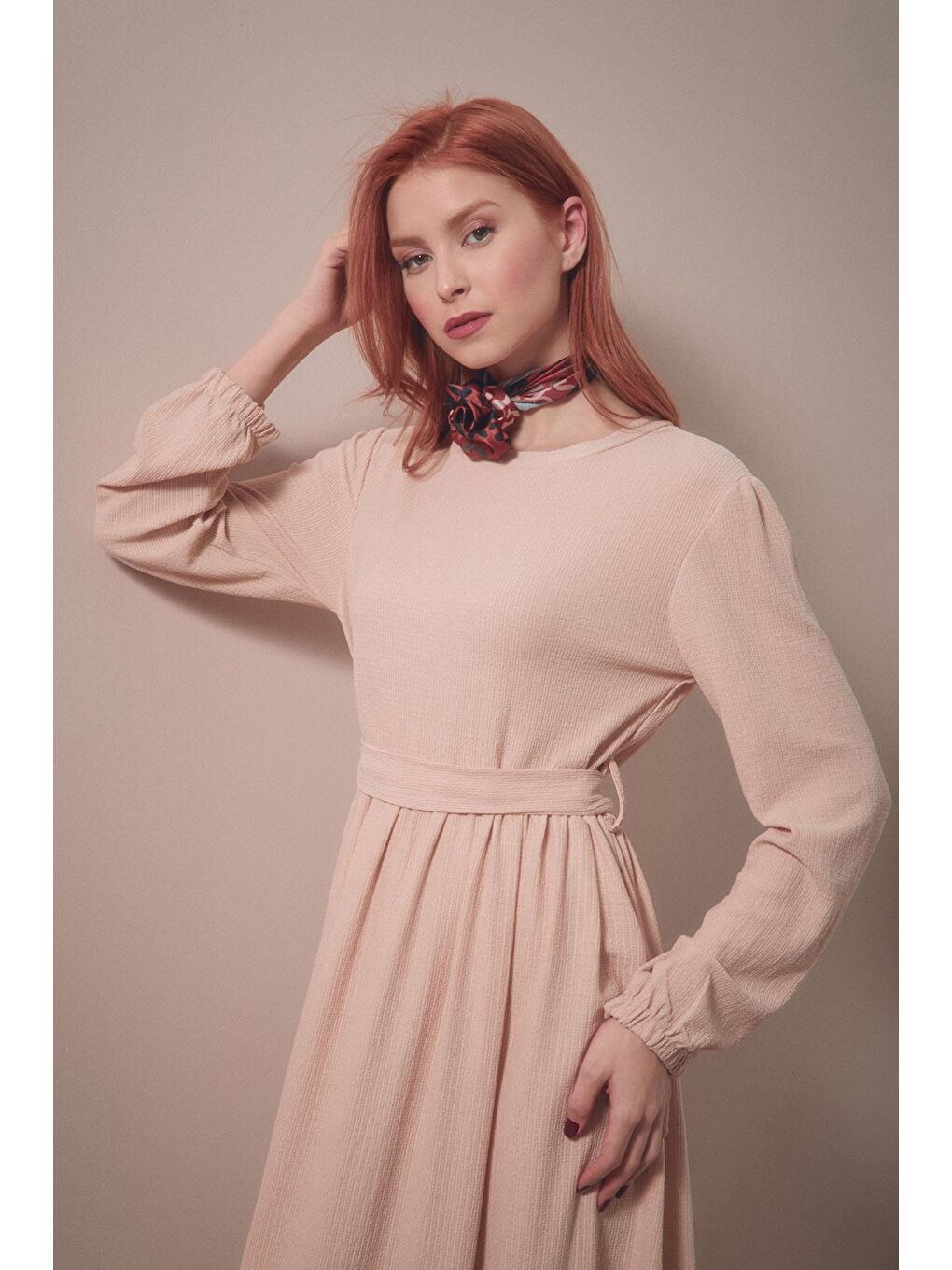 Bej Bürümcük Kumaş Kuşaklı Elbise-1