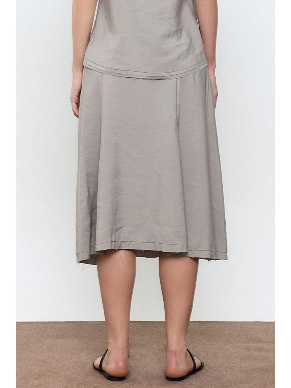Gri Dikiş Detaylı Midi Etek-3