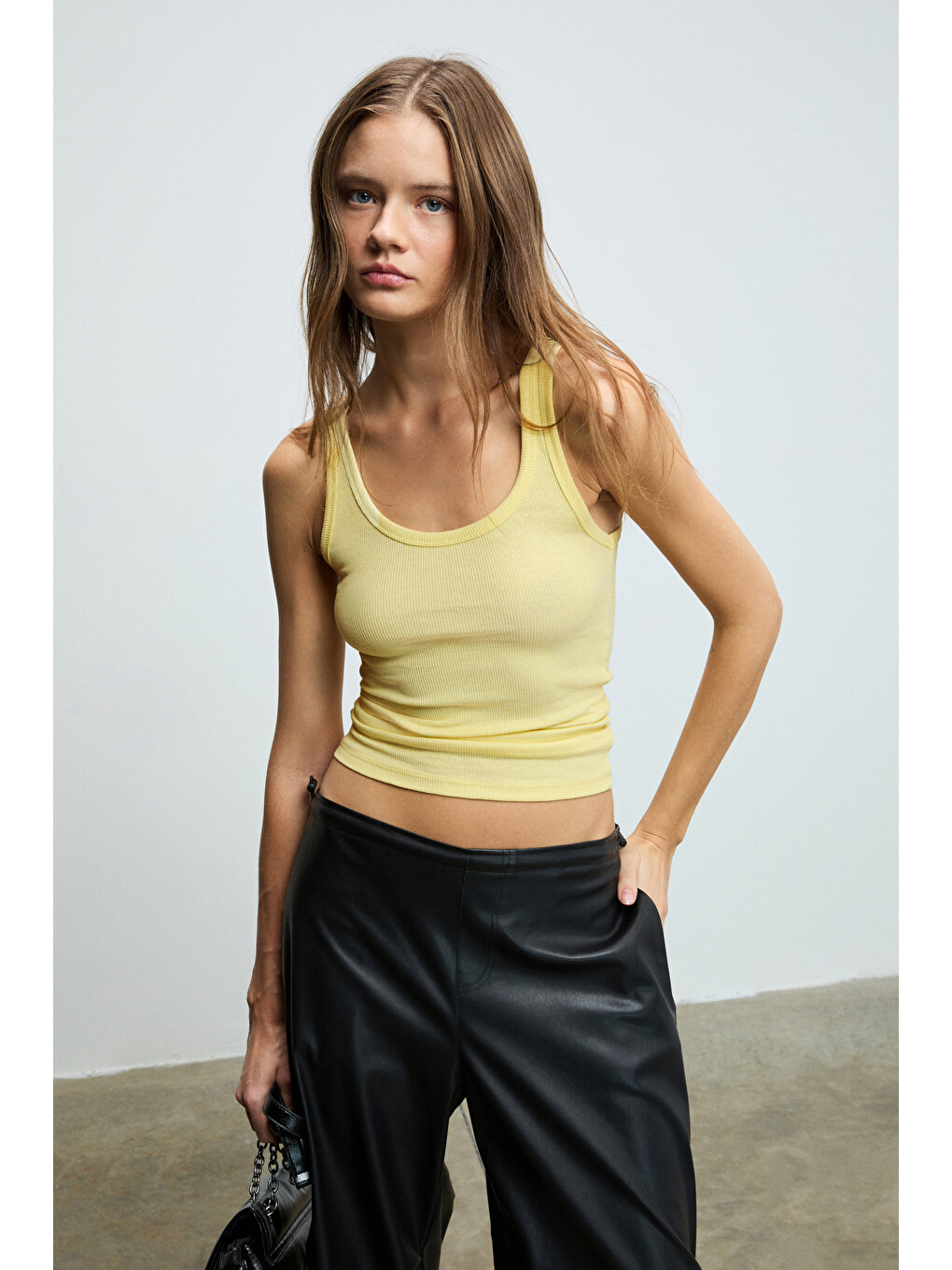 Lıllesol Kadın Fitilli Görünümlü Slim Fit Vücuda Oturan Havuz Yakalı Pamuklu Basic Koyu Sarı Atlet-3
