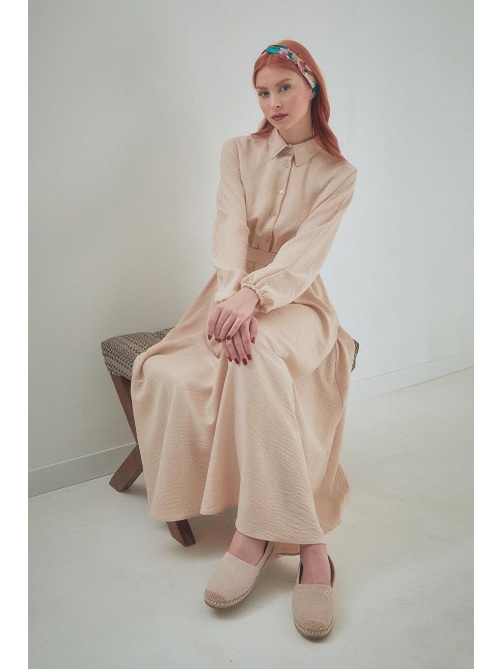 Bej Kuşaklı Gömlek Yaka Elbise-1