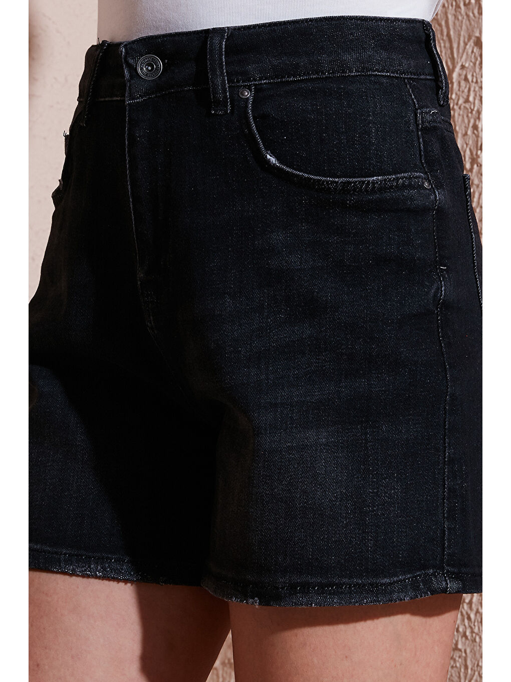 Antrasit Streç Pamuklu Mom Fit Yüksek Bel Mini Kadın Jean Short 25Y0188K1-4