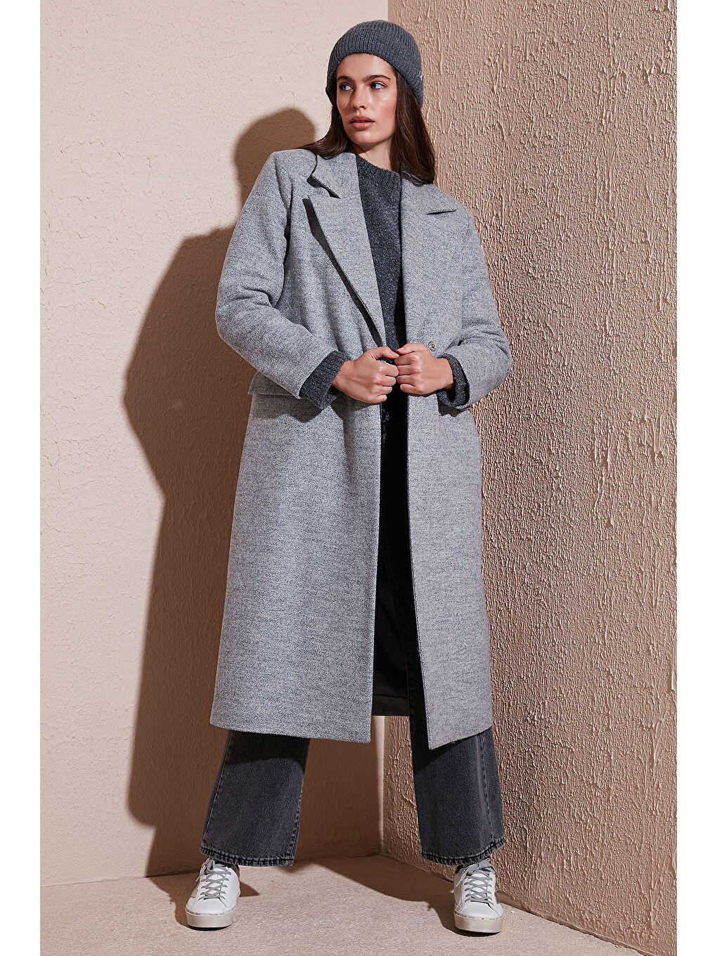 Gri Yün Karışımlı Oversize Kruvaze Yaka Yırtmaçlı Uzun Kadın Kaşe Kaban 6810235