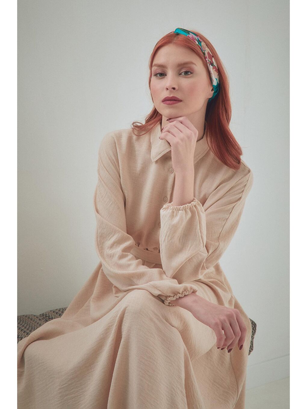 Bej Kuşaklı Gömlek Yaka Elbise-2