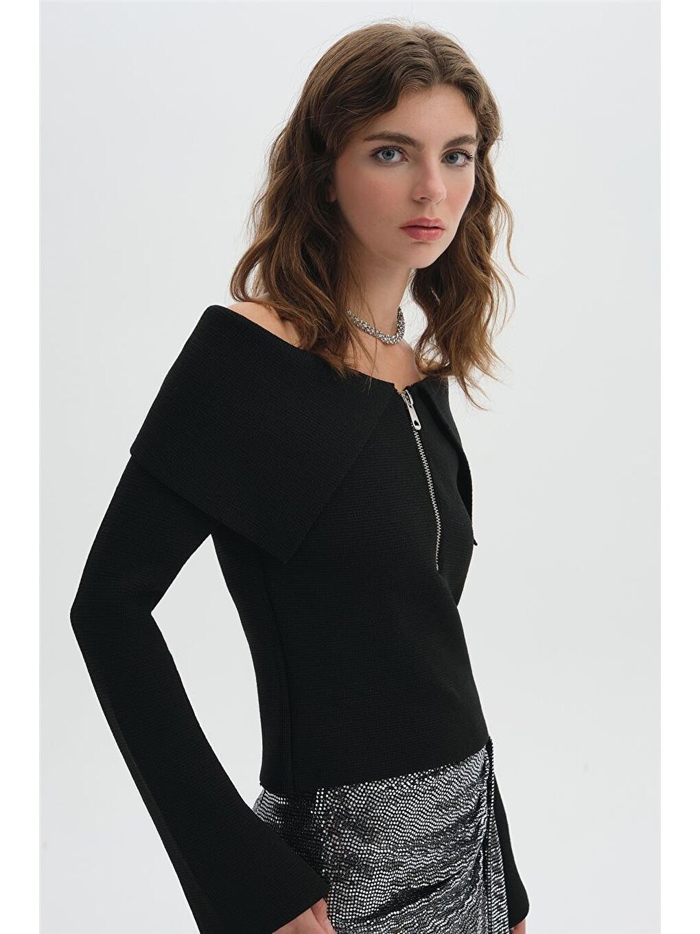 Siyah Kayık Yaka Fermuarlı Triko Kazak-1