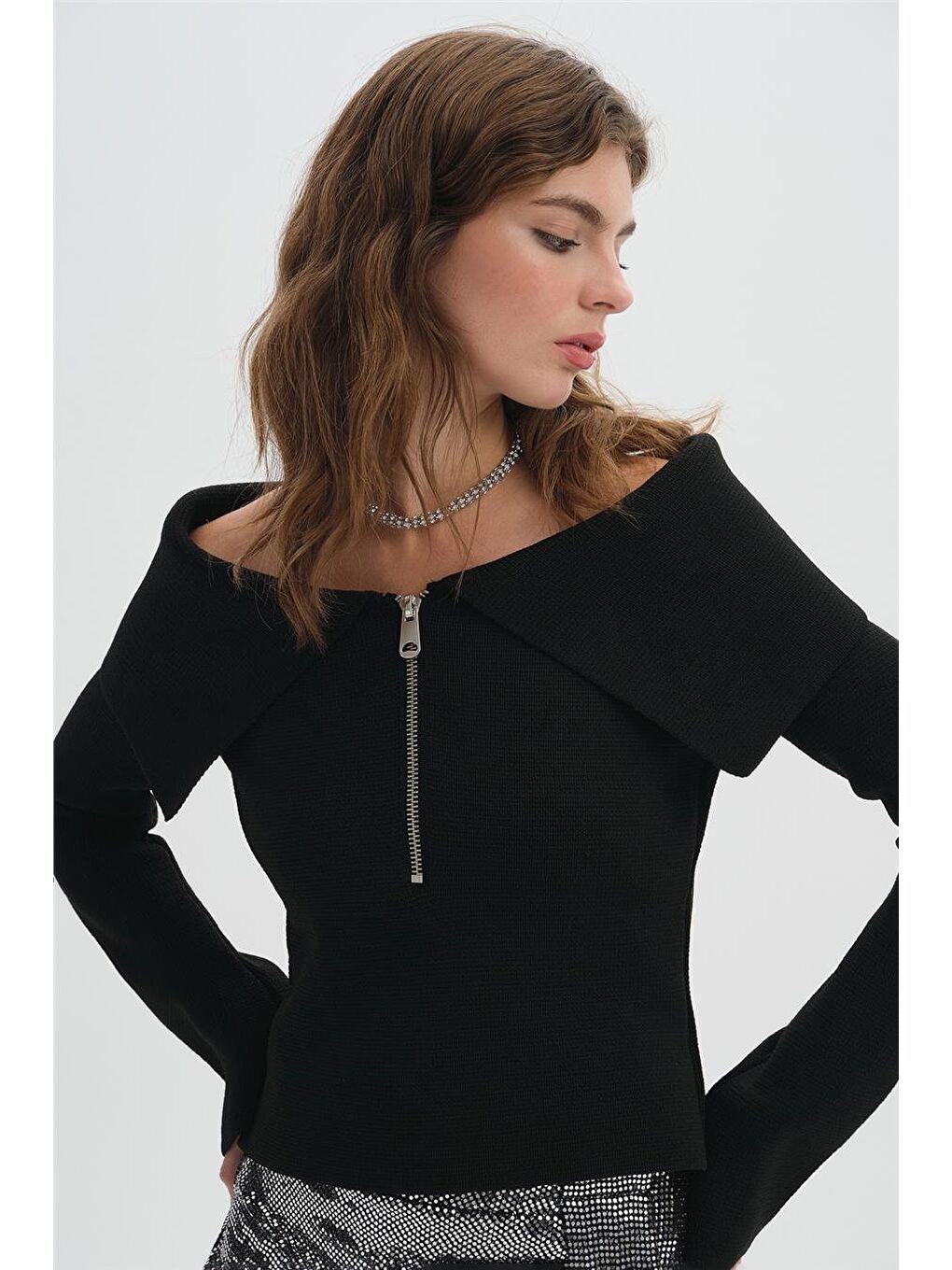 Siyah Kayık Yaka Fermuarlı Triko Kazak-2