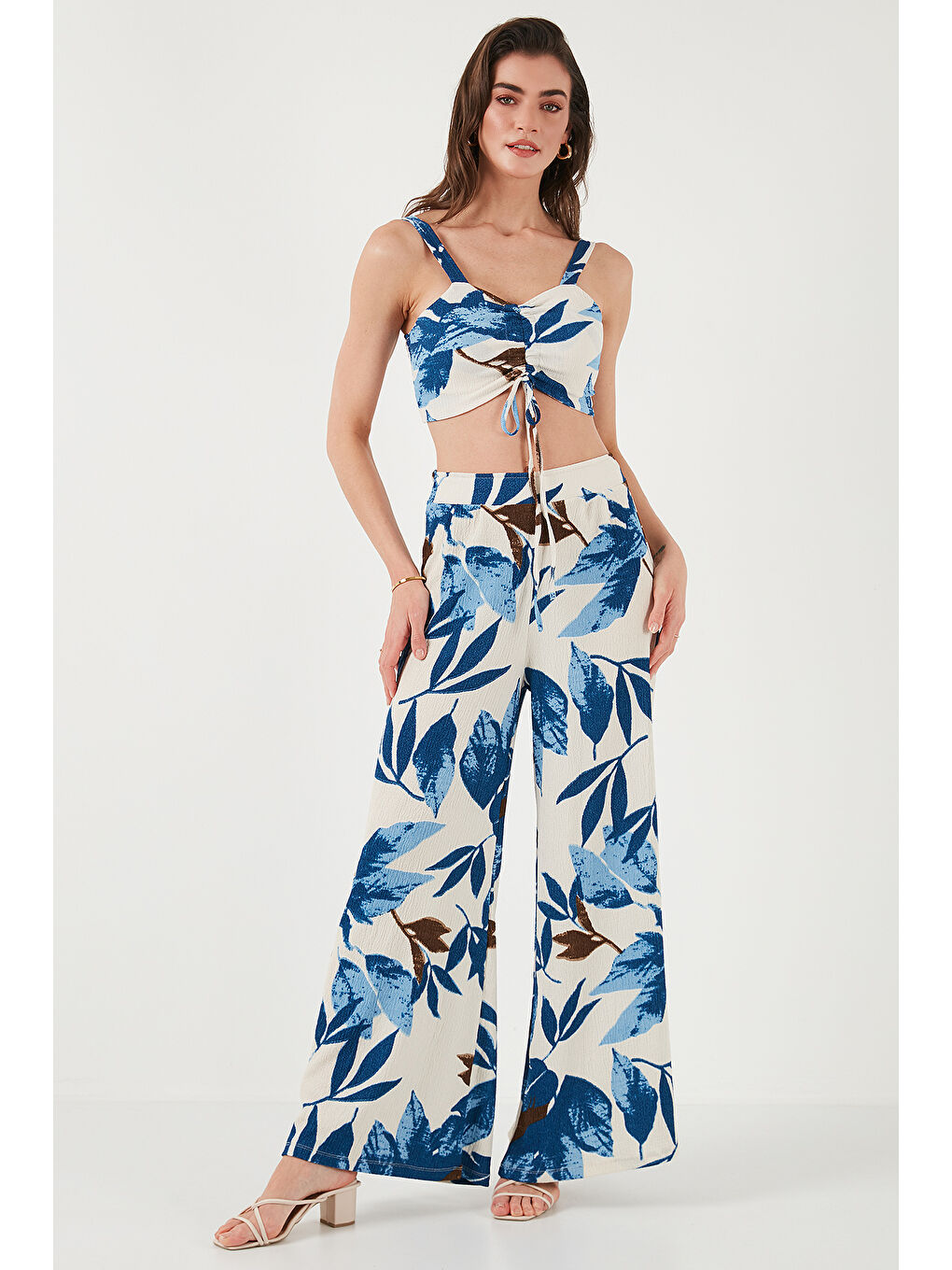 Mavi Slim Fit Yüksek Bel Bol Paça Crop Üst Desenli Takım 5866120-1