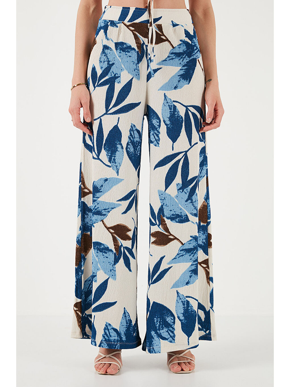 Mavi Slim Fit Yüksek Bel Bol Paça Crop Üst Desenli Takım 5866120-3