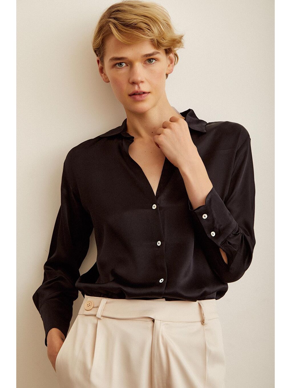 Siyah Viskon Saten Oversize Gömlek-5