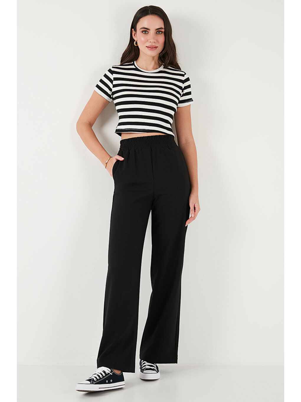 Siyah Slim Fit Bisiklet Yaka Çizgili Crop T Shirt 5866110-3