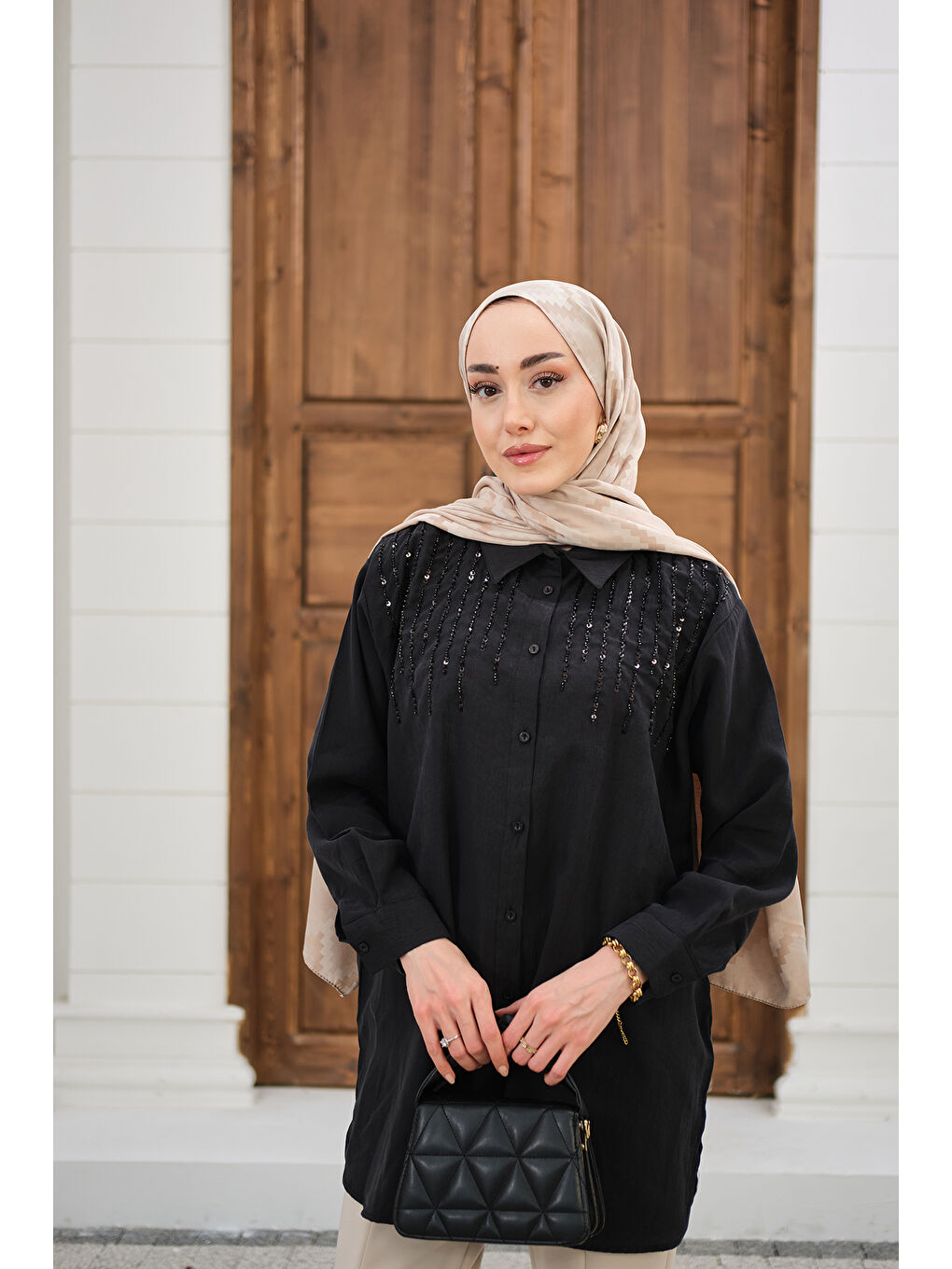 Kadın Sıralı Boncuk İşlemeli Gömlek Siyah-3