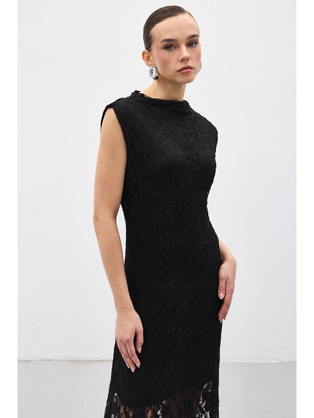 Dantel Kolsuz Elbise - Siyah-4