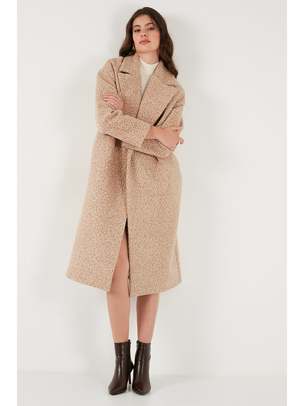 Bej Oversize Fit Mono Yaka Düğmeli Buklet Uzun Kaşe Kaban 6810236-5