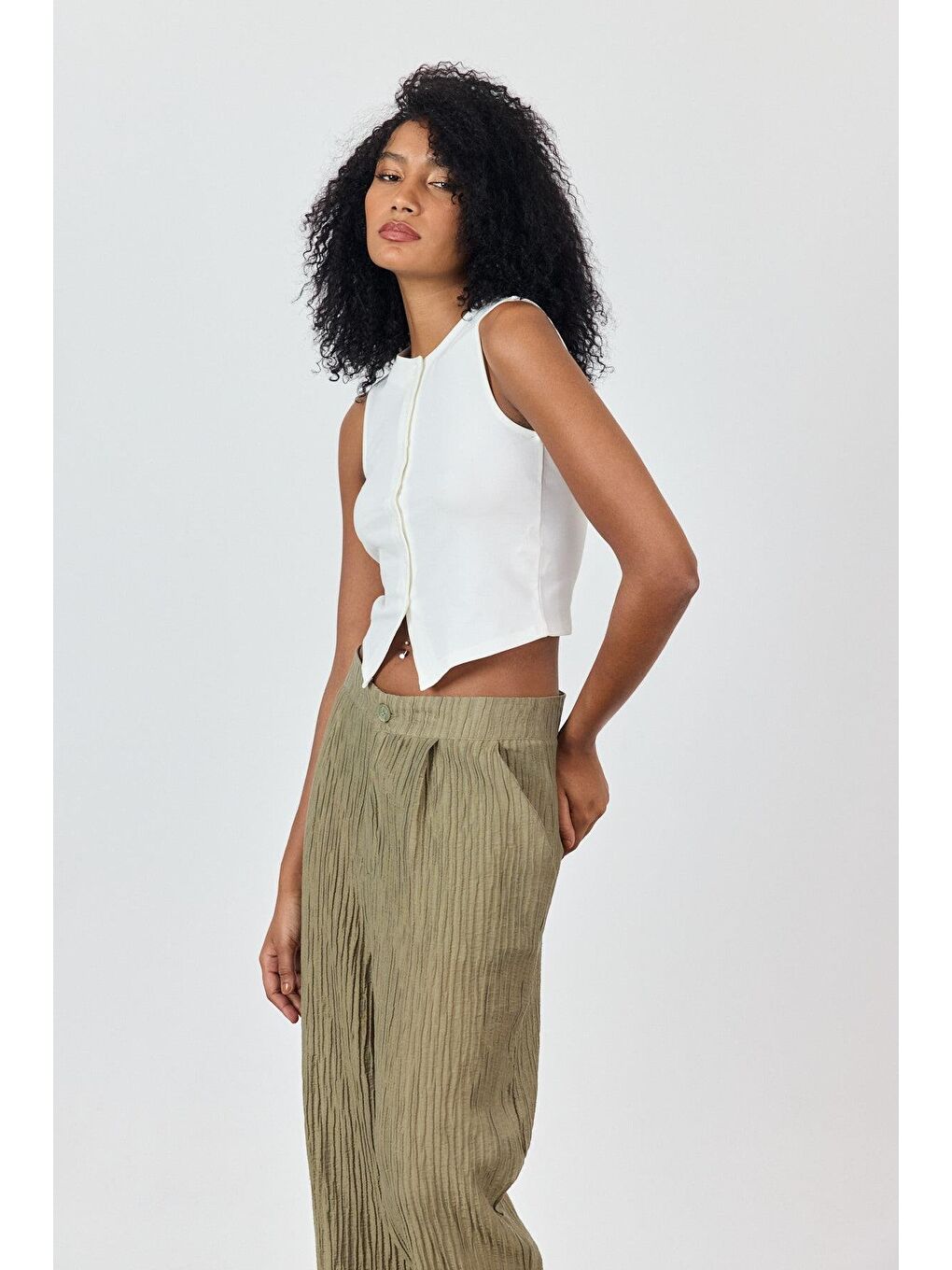 Ekru Önü Düğmeli Bluz-1