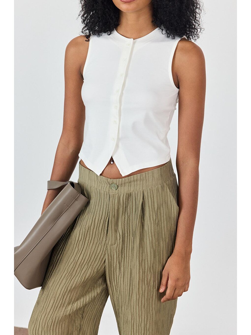 Ekru Önü Düğmeli Bluz-2