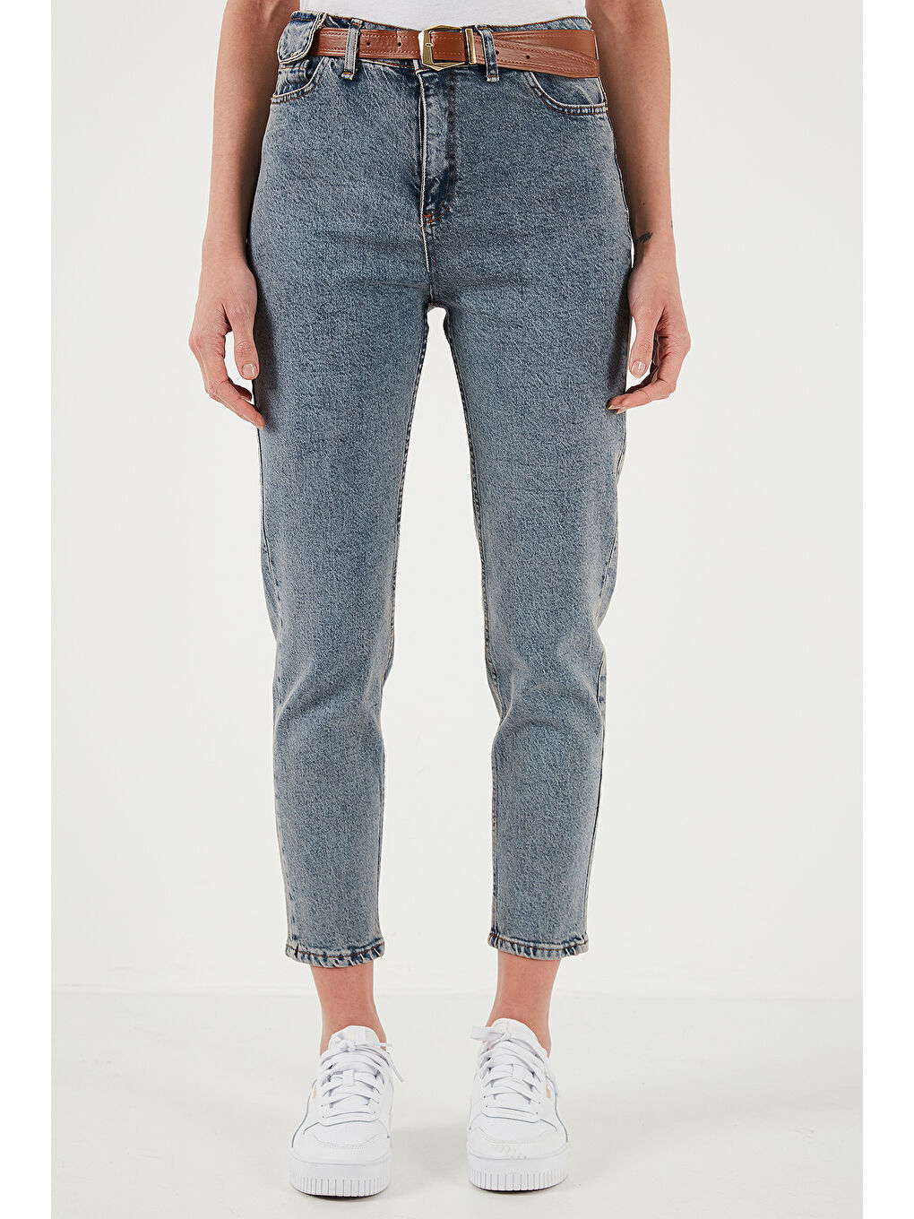 Lela Mavi Pamuklu Standart Fit Yüksek Bel Dar Paça Kemerli Jean Pantolon 668Yp4475 - 1