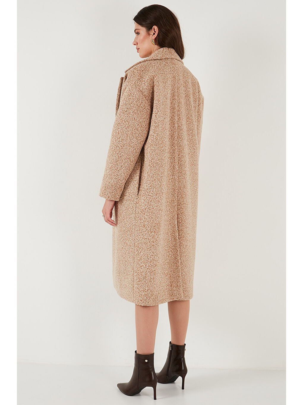 Bej Oversize Fit Mono Yaka Düğmeli Buklet Uzun Kaşe Kaban 6810236-6