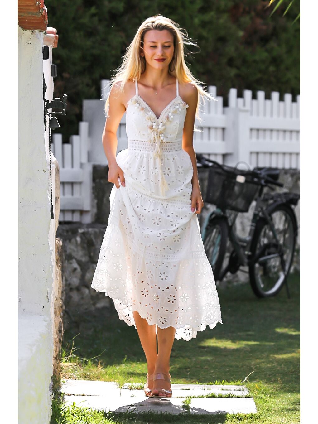 Ekru İtalyan Krem V Yaka Askılı Astarlı Püsküllü Fistolu Pamuklu Dokuma Casual Elbise