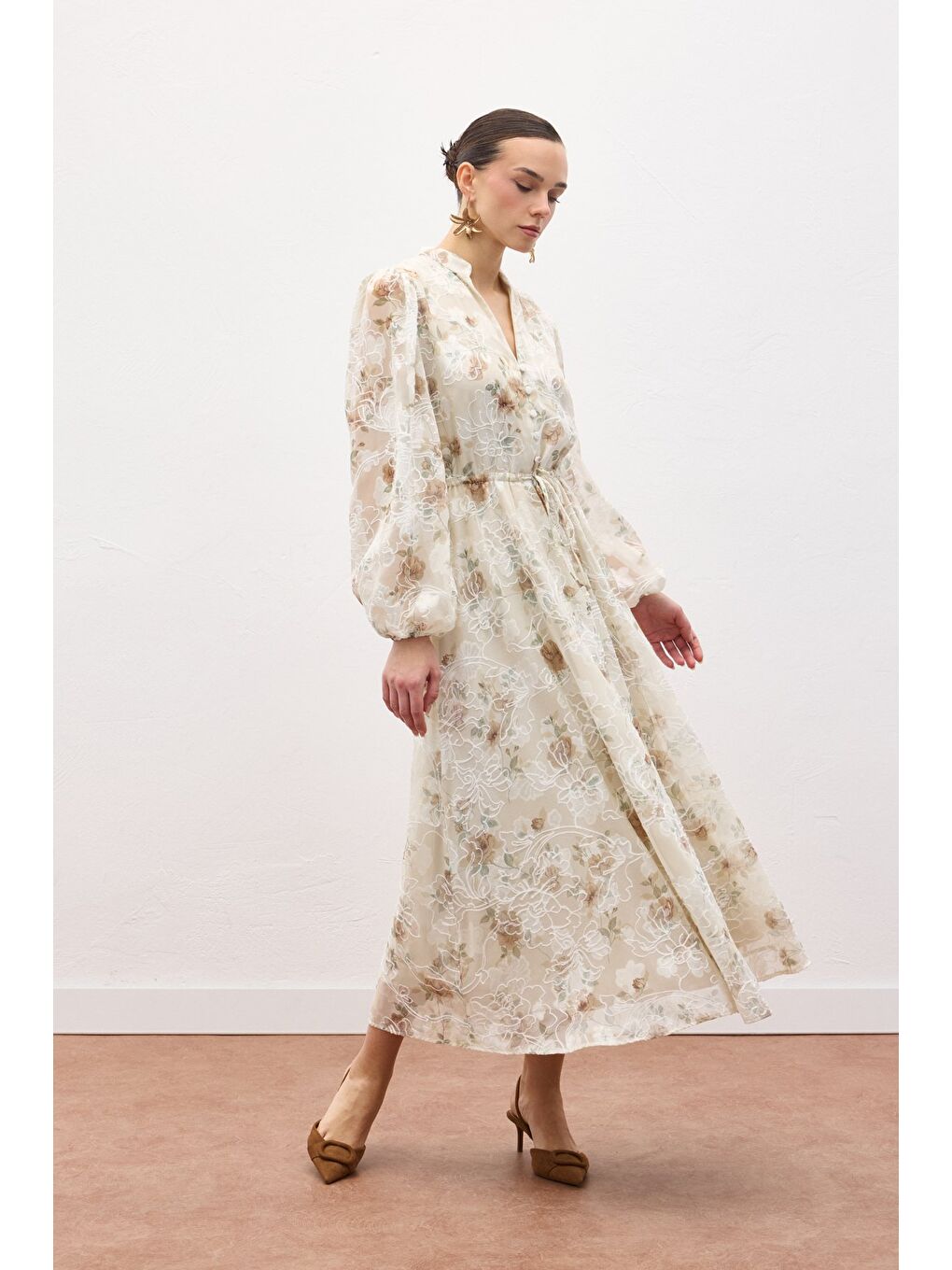 Bej Nakışlı Desenli Uzun Elbise - Vizon-1