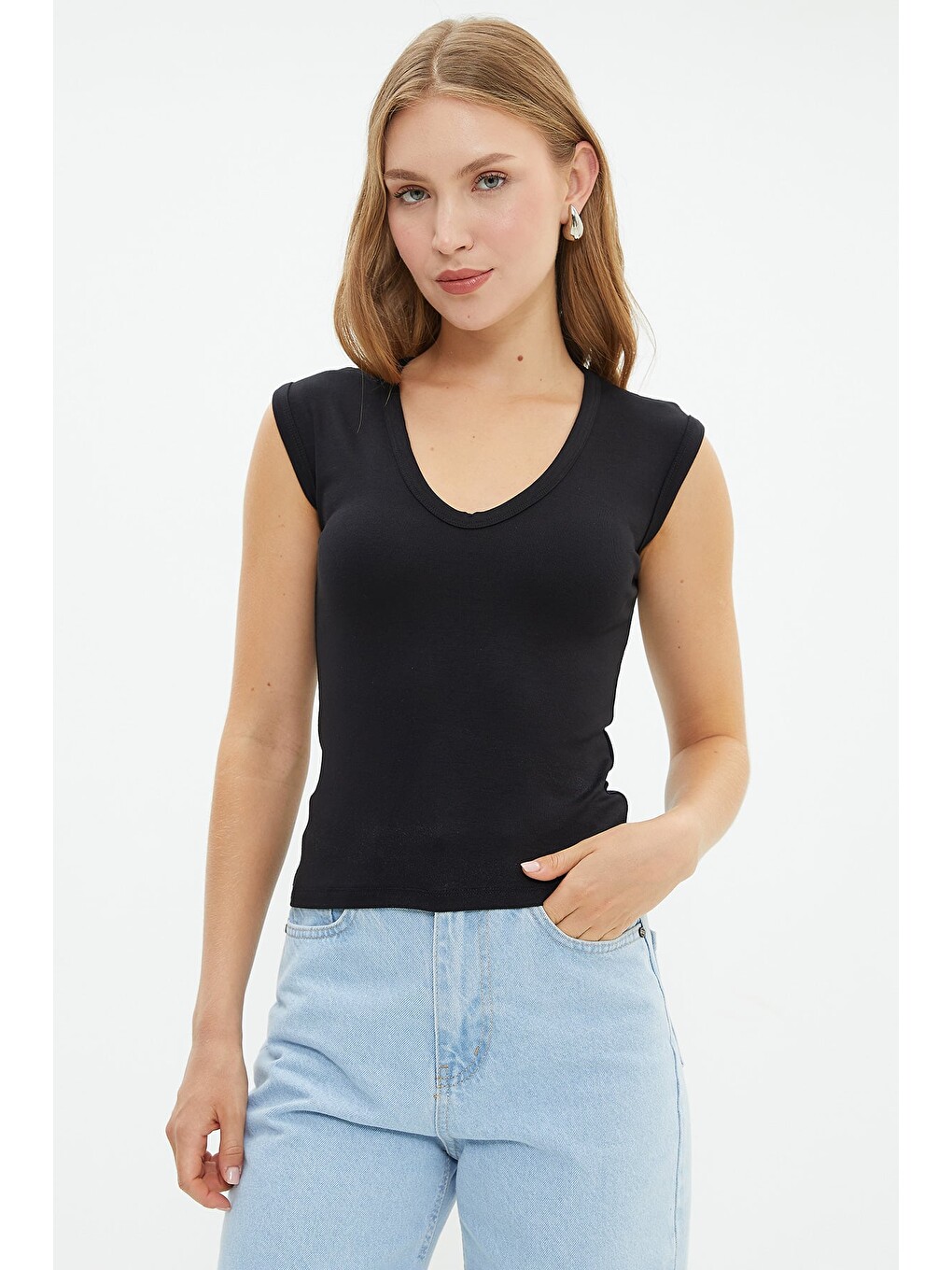 Siyah Basic V Yaka Kolsuz Bluz