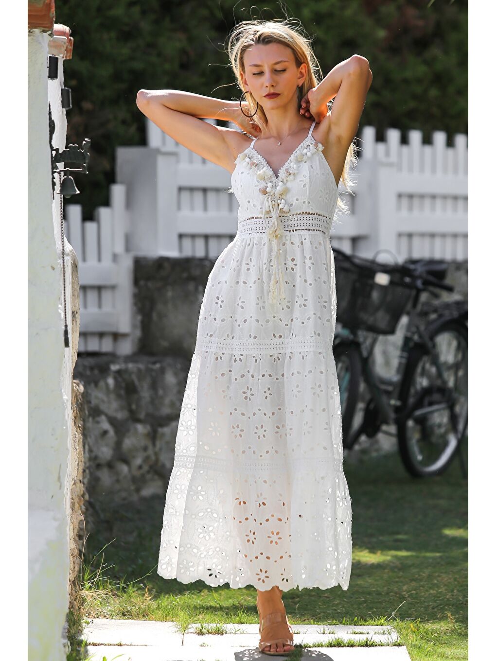 Ekru İtalyan Krem V Yaka Askılı Astarlı Püsküllü Fistolu Pamuklu Dokuma Casual Elbise-6