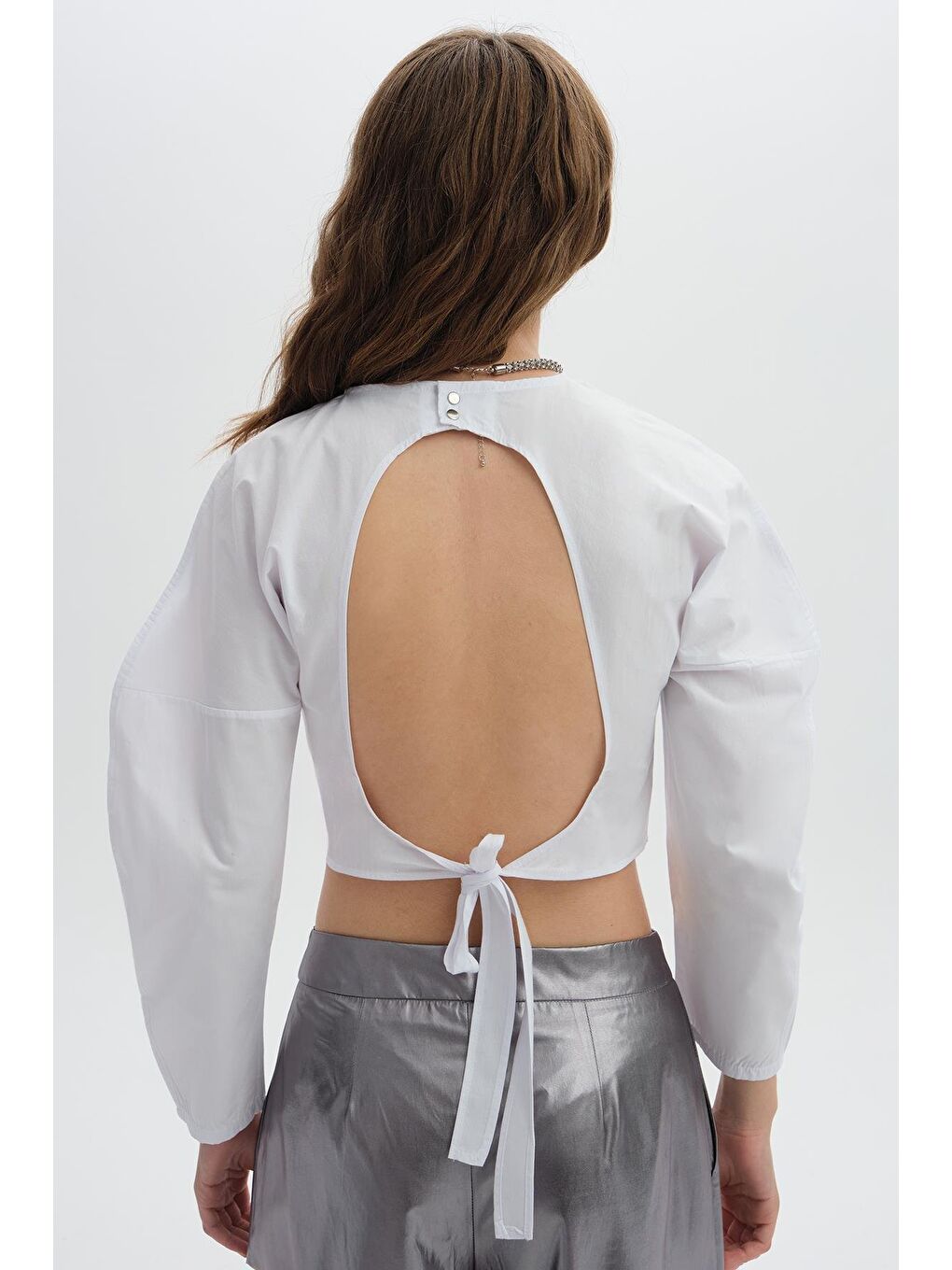 Ekru Arkadan Bağlamalı Bluz-4