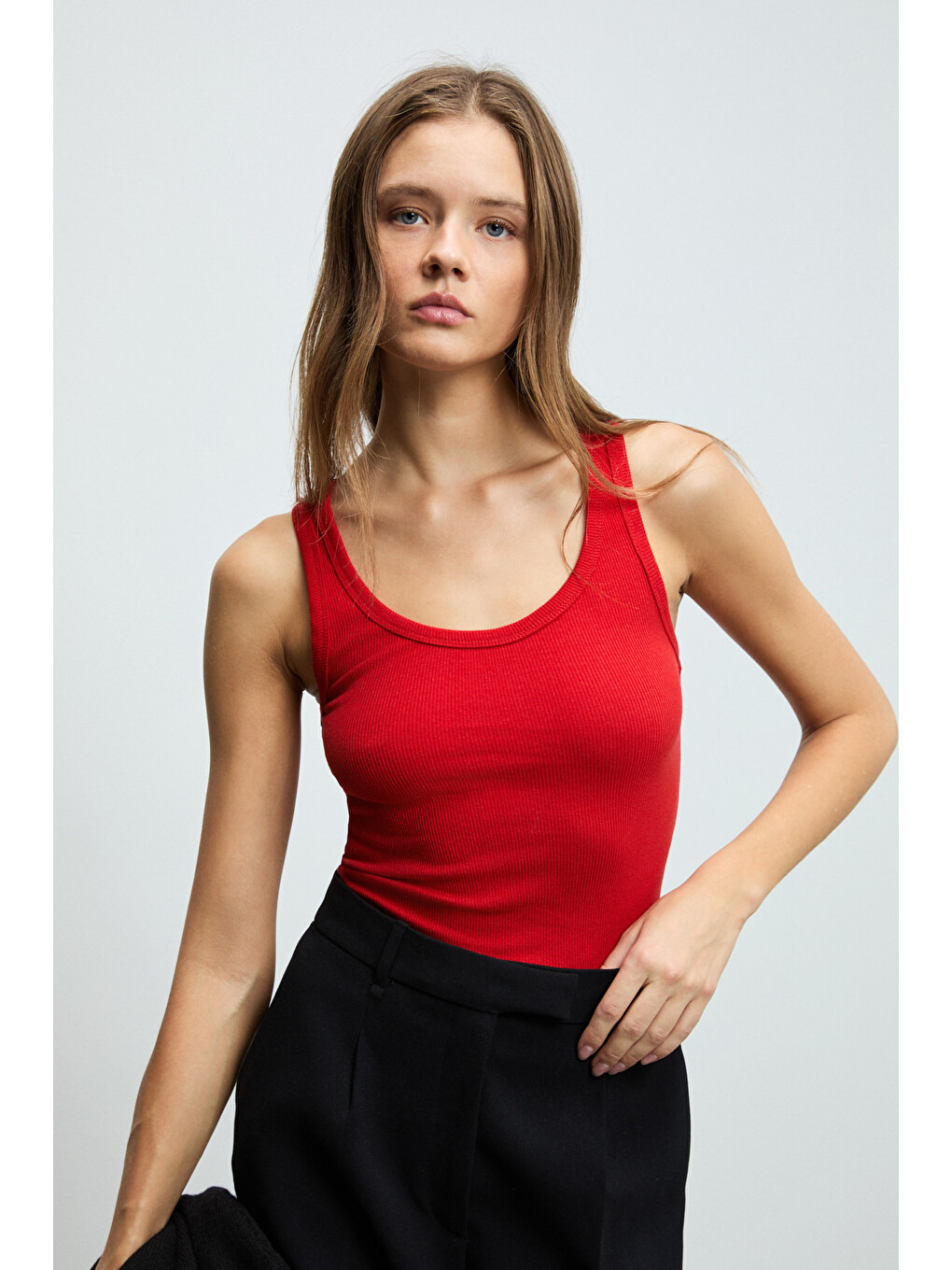Lıllesol Kadın Fitilli Görünümlü Slim Fit Vücuda Oturan Havuz Yakalı Pamuklu Basic Kırmızı Atlet-1