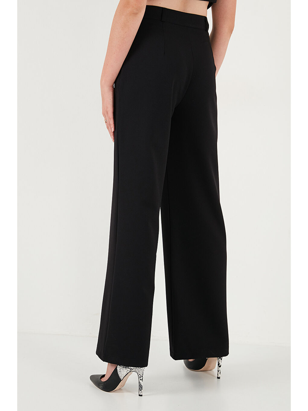 Siyah Wide Leg Orta Yüksek Bel Bol Paça Kadın Kumaş Pantolon 6522974-6