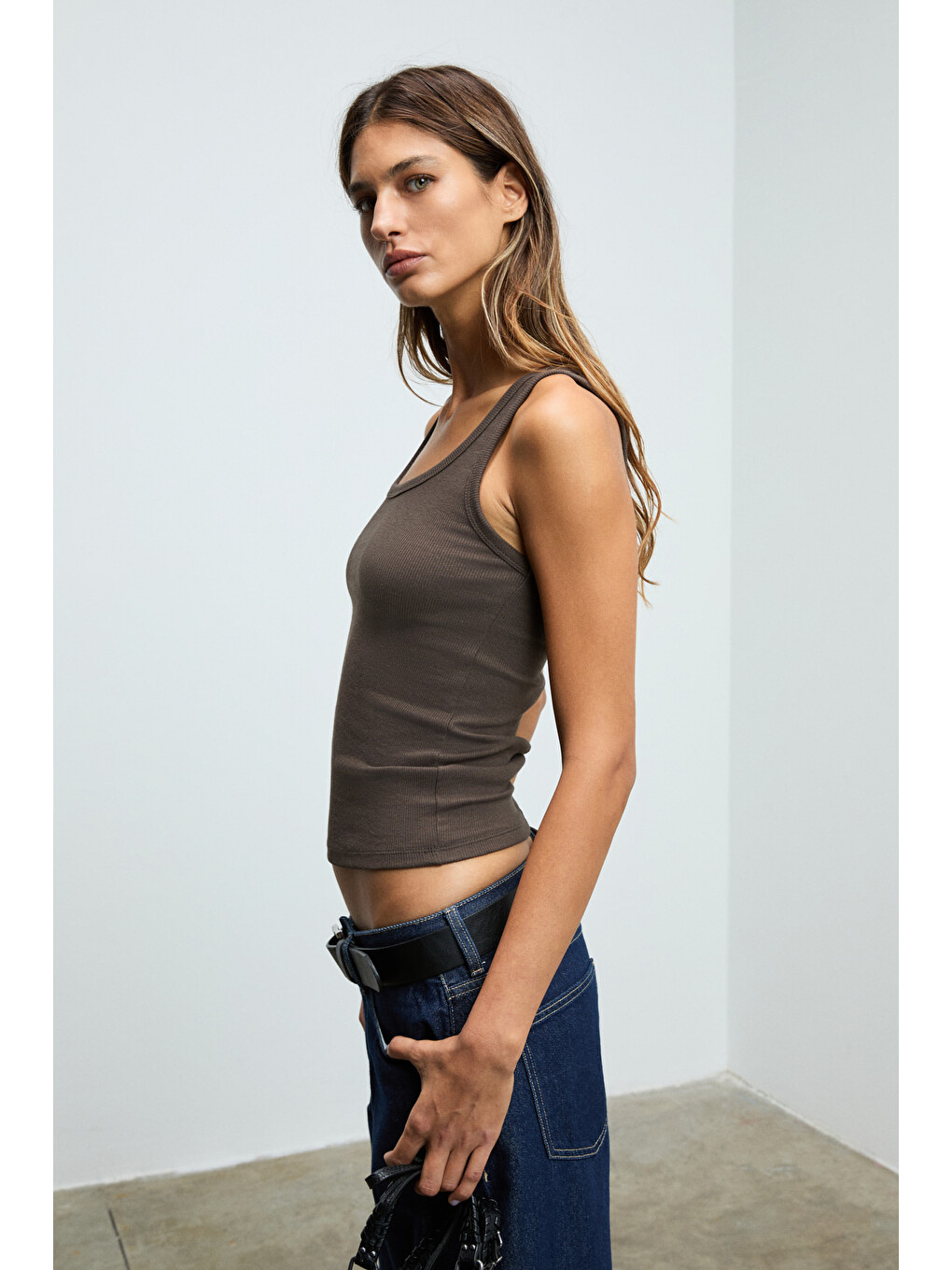 Lıllesol Kadın Fitilli Görünümlü Slim Fit Vücuda Oturan Havuz Yakalı Pamuklu Basic Kahverengi Atlet-4