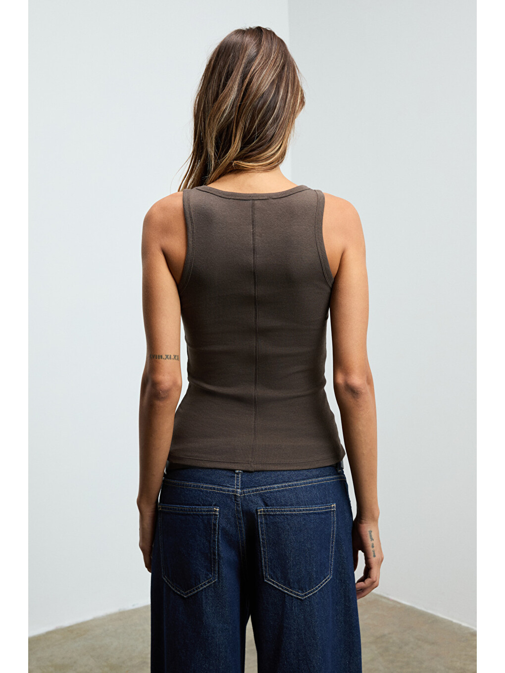 Lıllesol Kadın Fitilli Görünümlü Slim Fit Vücuda Oturan Havuz Yakalı Pamuklu Basic Kahverengi Atlet-5