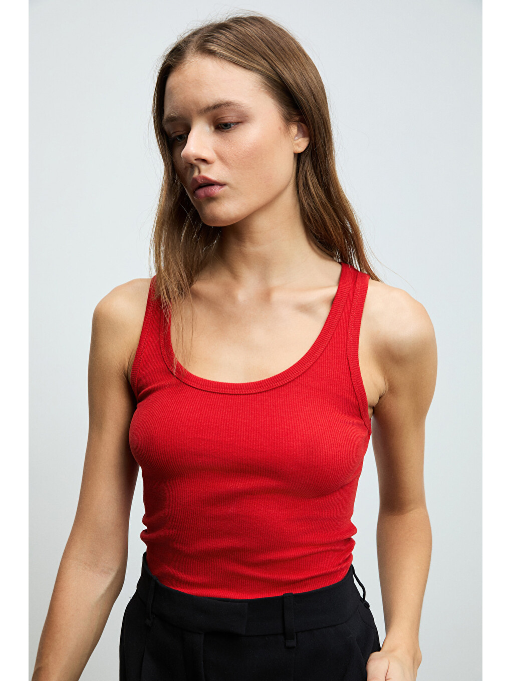 Lıllesol Kadın Fitilli Görünümlü Slim Fit Vücuda Oturan Havuz Yakalı Pamuklu Basic Kırmızı Atlet-3