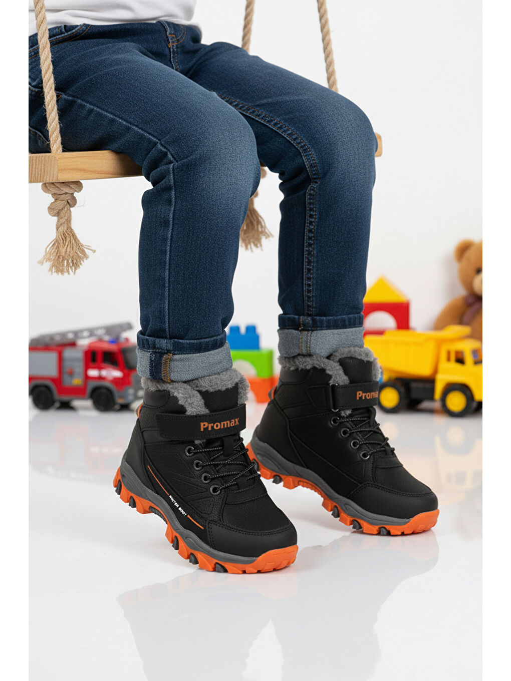 Siyah Turuncu Kürklü Kaymaz Cırtlı Kız Çocuk Bot 2082 P-1