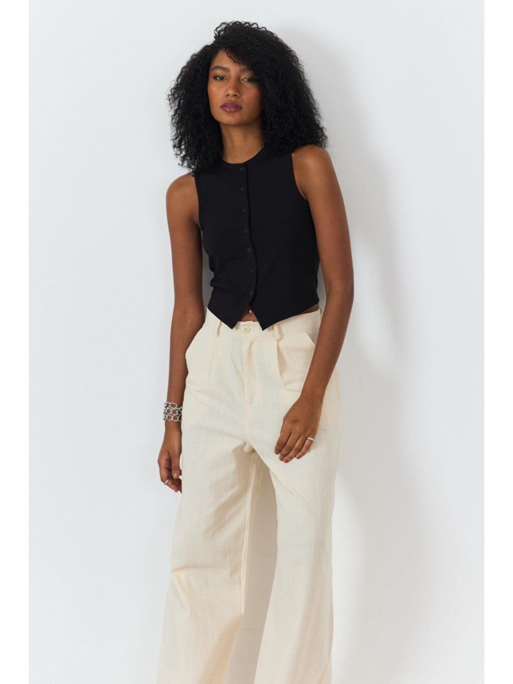 Siyah Önü Düğmeli Bluz