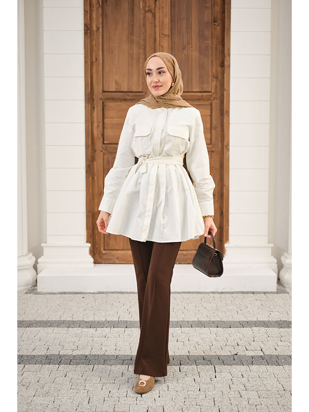 Kadın Çift Cep Detay Gizli Düğmeli Bel Bağlamalı Gömlek Beyaz-1