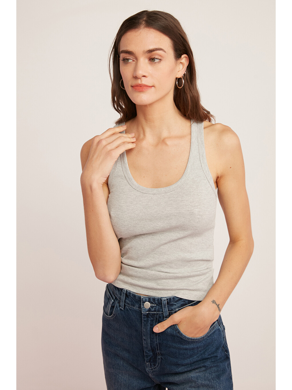 Lıllesol Kadın Fitilli Görünümlü Slim Fit Vücuda Oturan Havuz Yakalı Pamuklu Basic Gri Atlet