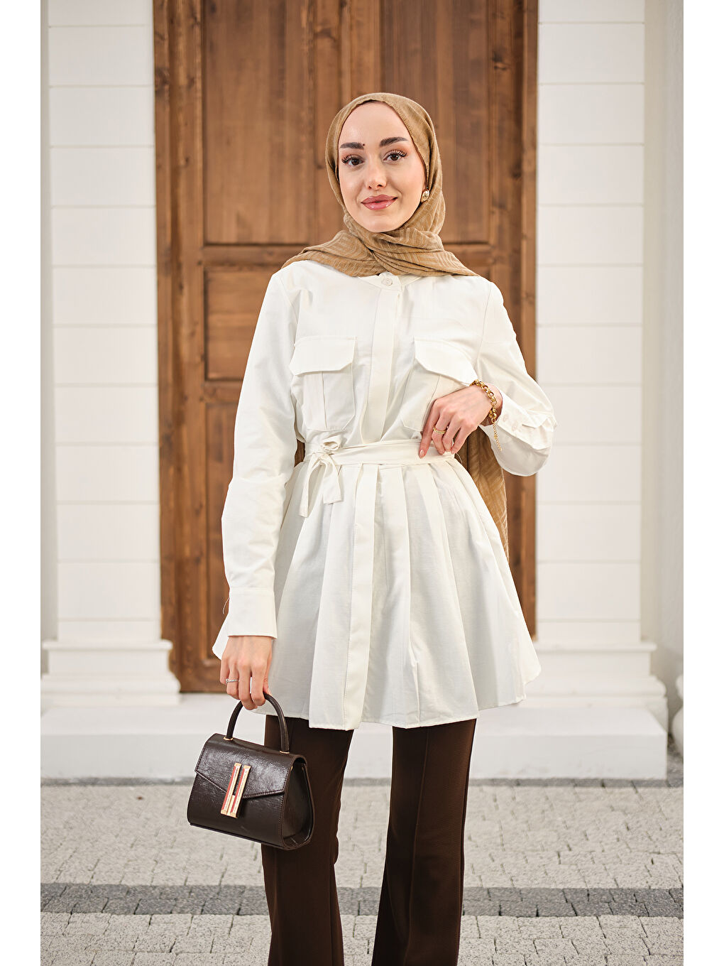 Kadın Çift Cep Detay Gizli Düğmeli Bel Bağlamalı Gömlek Beyaz-4