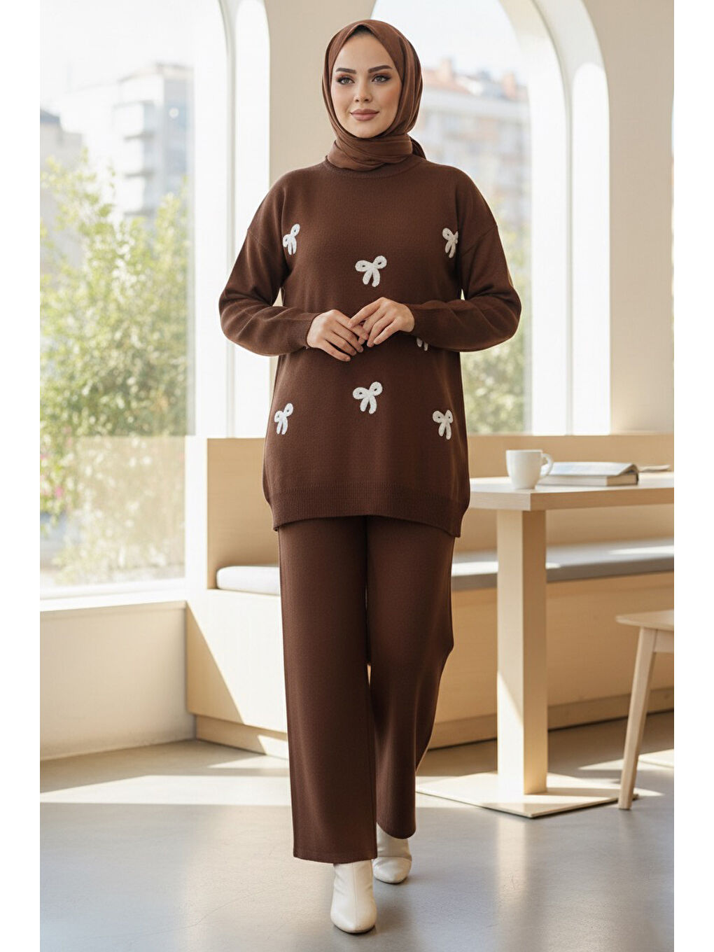 Kahverengi Fiyonklu Nakışlı İkili Triko Takım Kahve - 28032-KAHVE-1