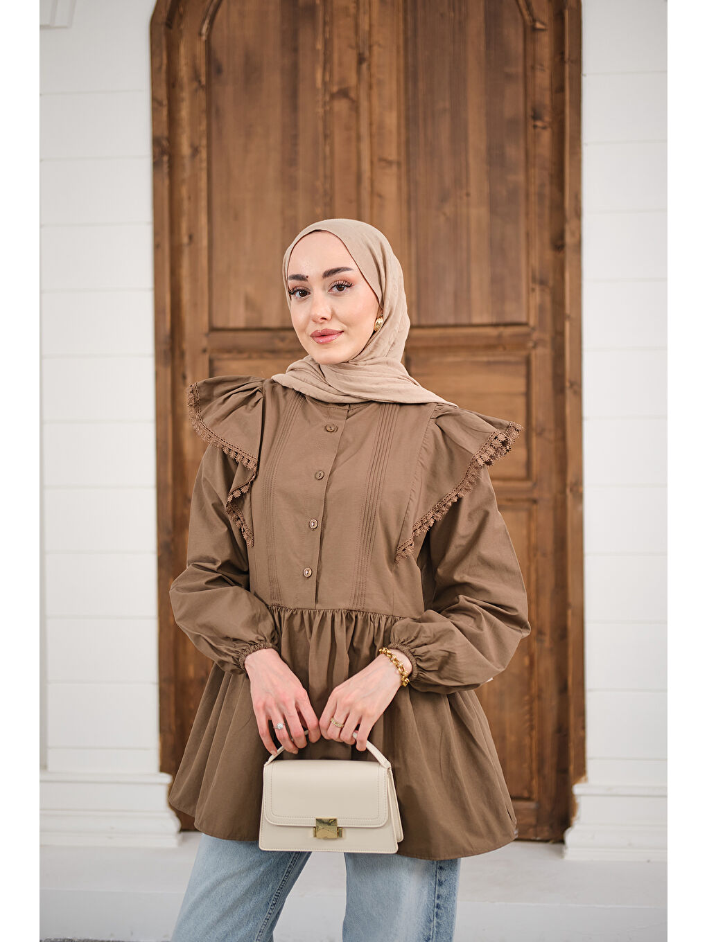 Kadın Bel Büzgülü Pile Detay Bisiklet Yaka Gömlek Kahverengi-1