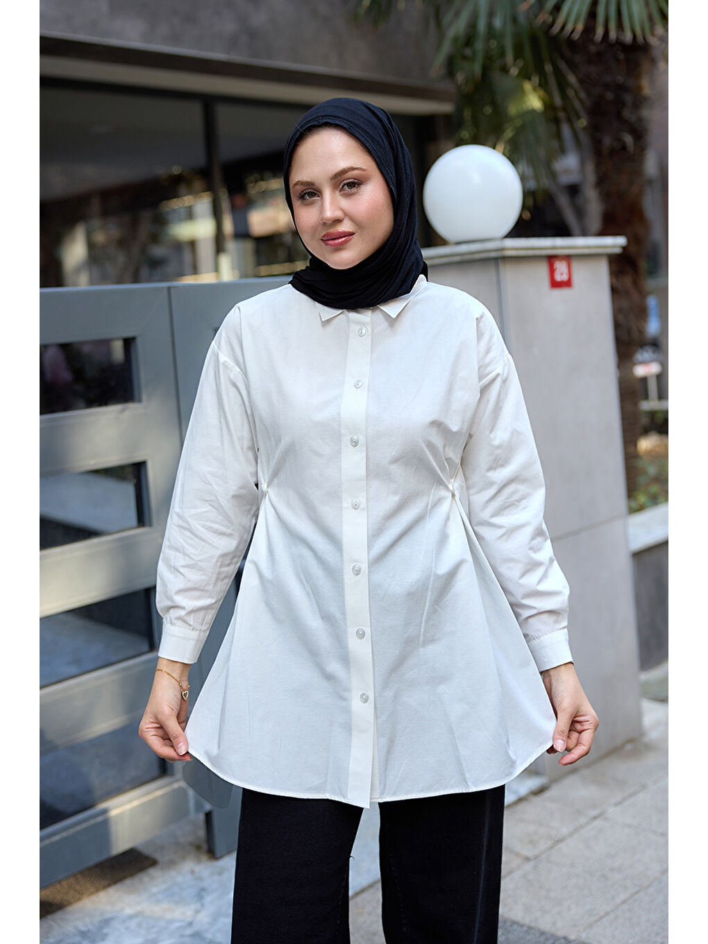 Kadın Yanları Düğme Detaylı Gömlek Beyaz-1
