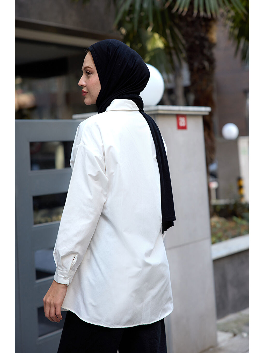 Kadın Yanları Düğme Detaylı Gömlek Beyaz-2