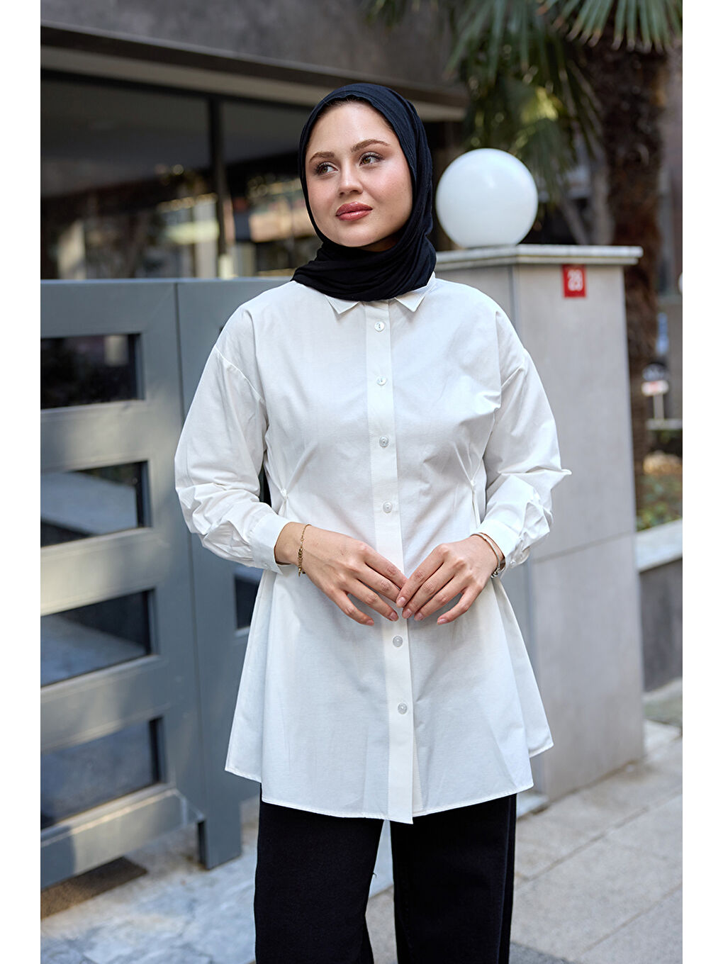 Kadın Yanları Düğme Detaylı Gömlek Beyaz-3