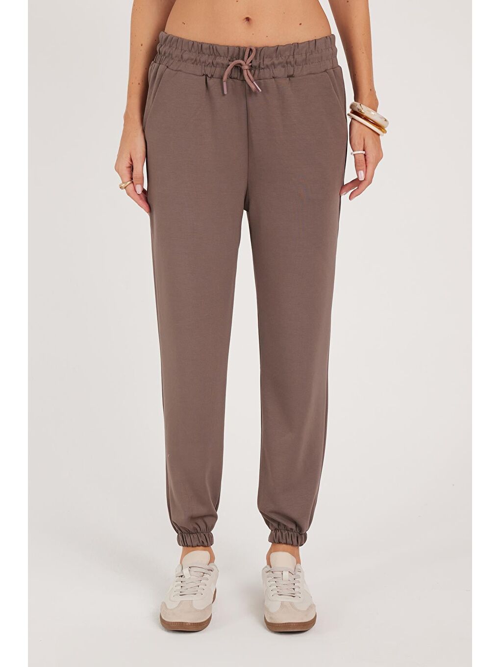 Kahverengi Kadın Relax Fit Rahat Kesim Modal Kumaş Beli Bağlamalı Lastikli Jogger Açık Kahve Eşofman Altı