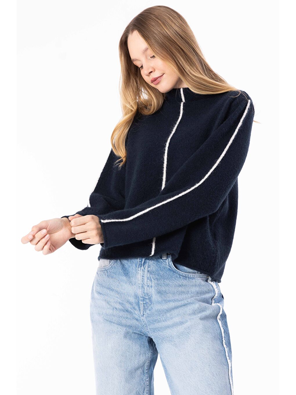 Lublin - Önü Çizgi Detaylı Basic Balıkçı Yaka Triko Kazak - Lacivert Renk