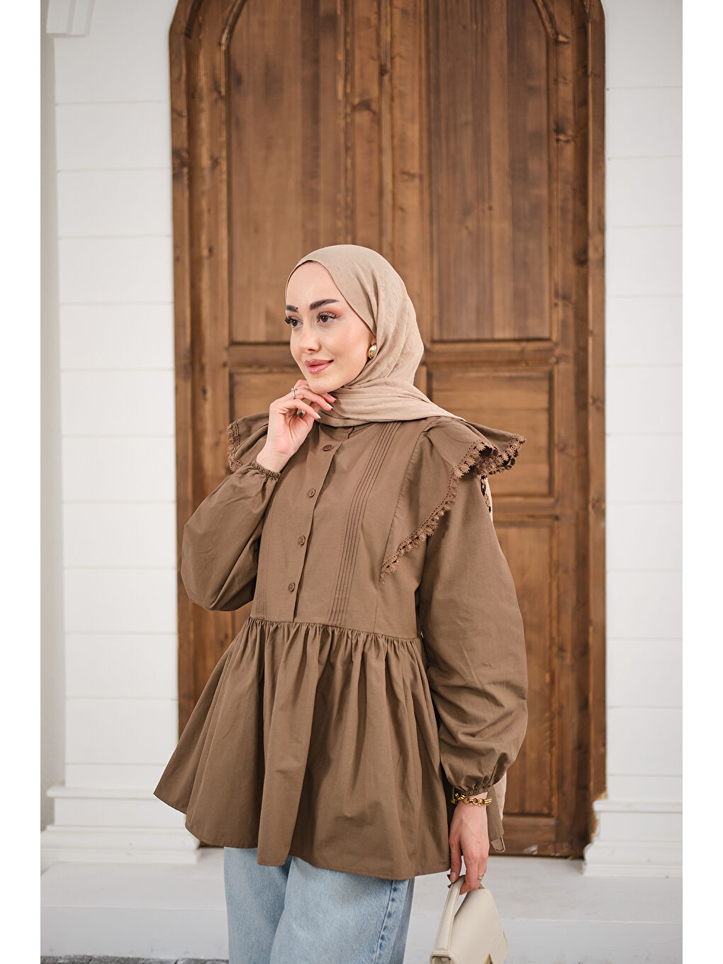 Kadın Bel Büzgülü Pile Detay Bisiklet Yaka Gömlek Kahverengi-3