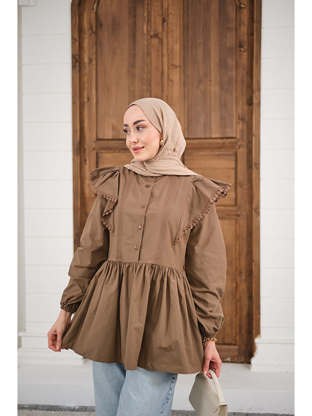 Kadın Bel Büzgülü Pile Detay Bisiklet Yaka Gömlek Kahverengi-4