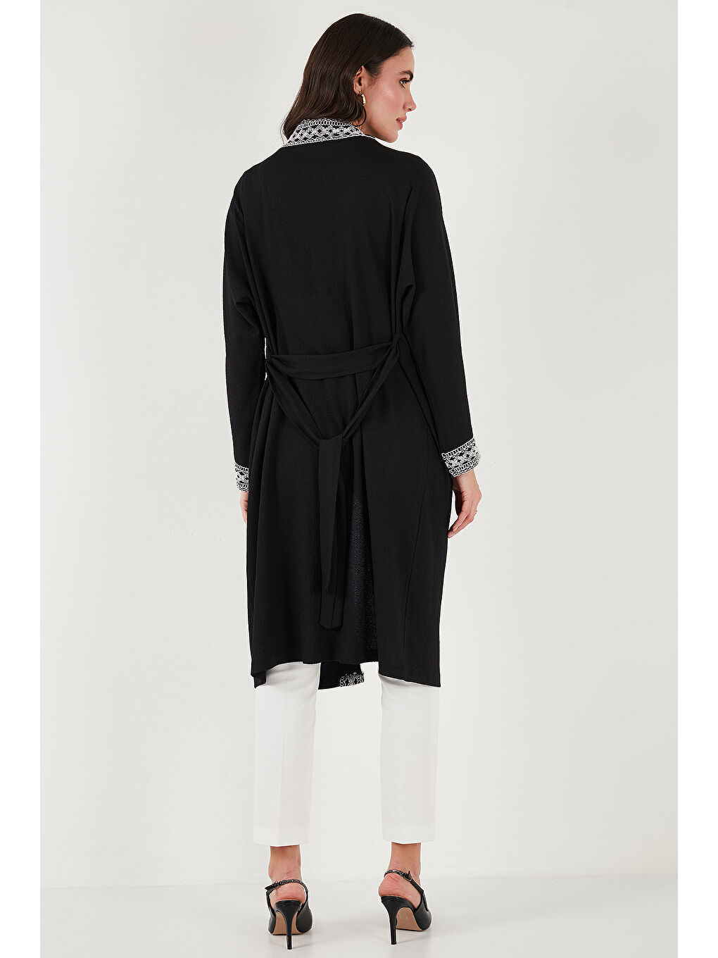 Siyah Modest Regular Fit Bağlamalı Nakışlı Tesettür Uzun Kimono Hırka 5866173-6