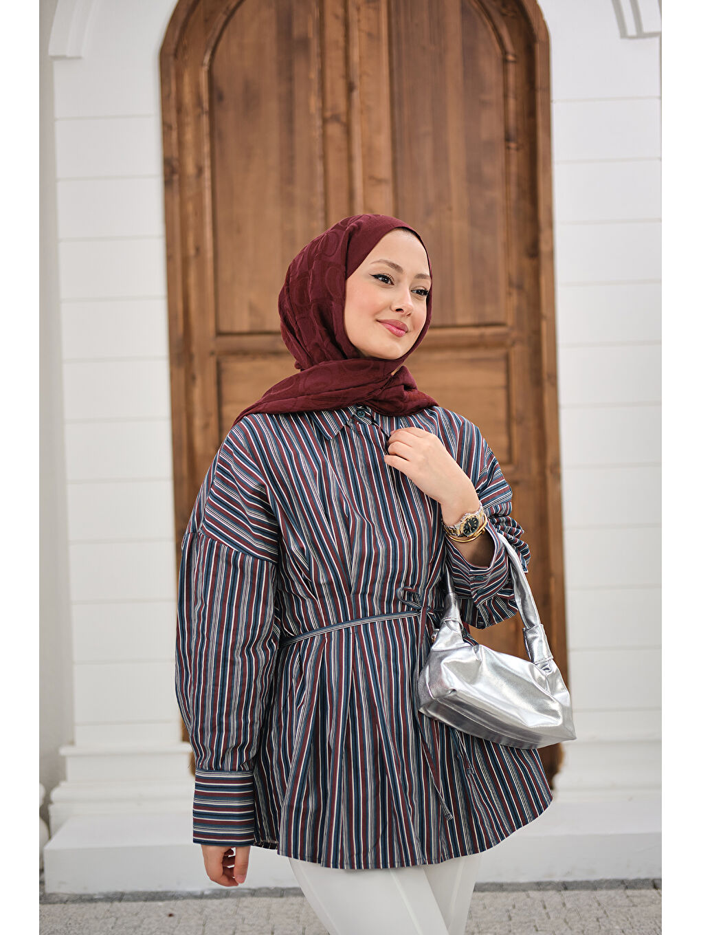 Kadın Pileli Gizli Düğmeli Çizgili Gömlek Kahverengi-1