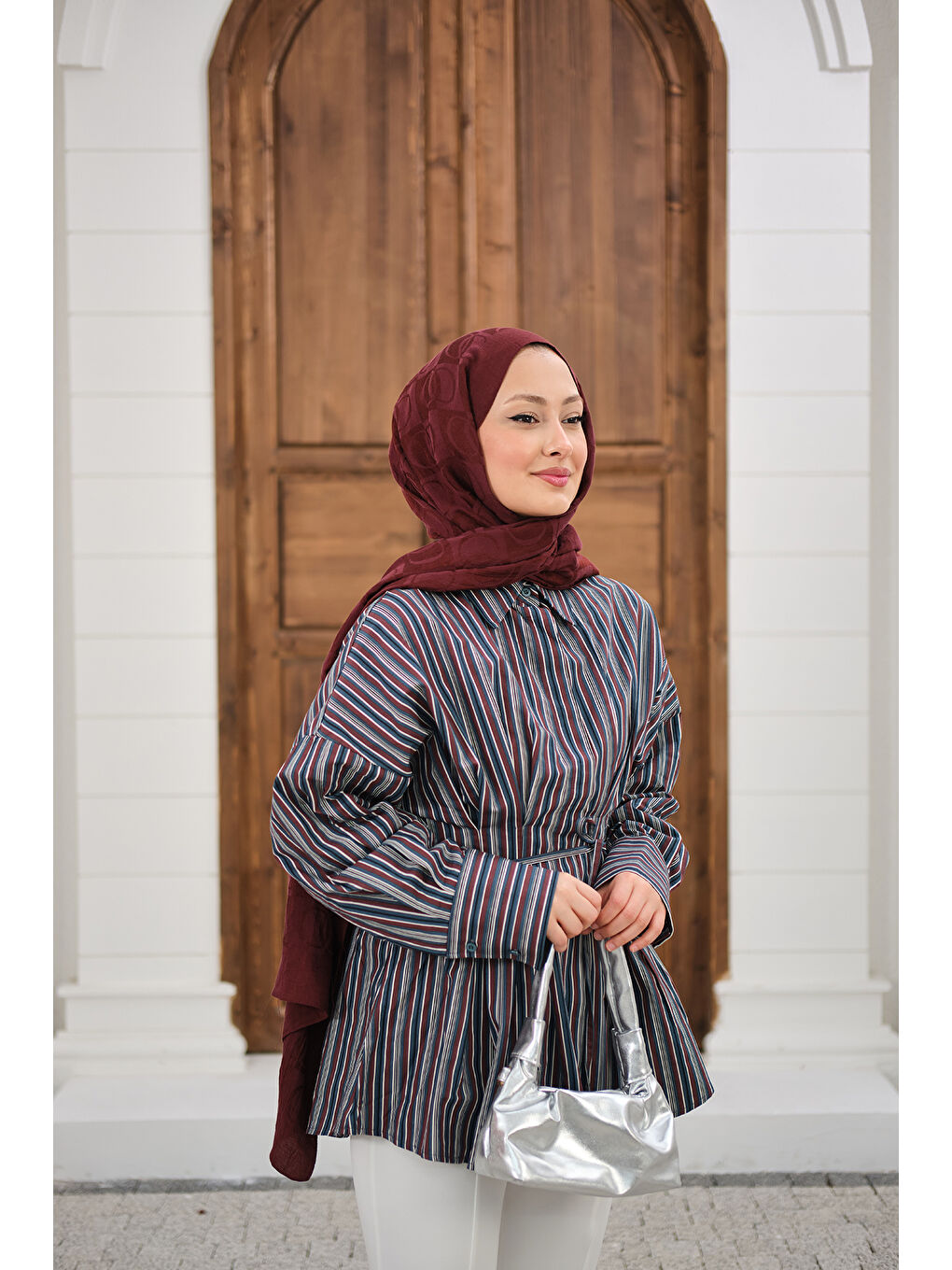 Kadın Pileli Gizli Düğmeli Çizgili Gömlek Kahverengi-4