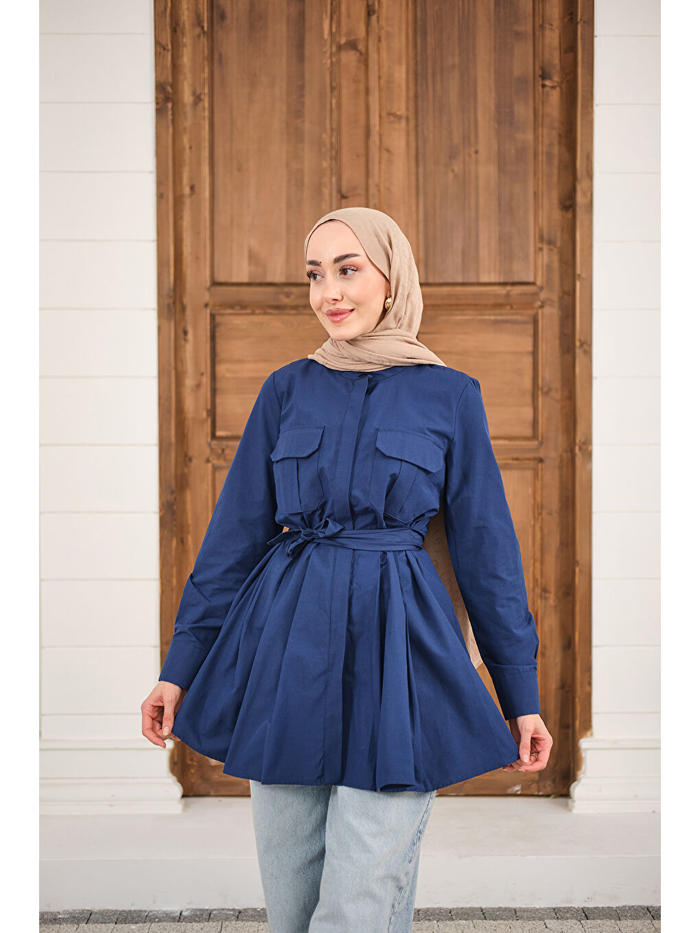 Kadın Çift Cep Detay Gizli Düğmeli Bel Bağlamalı Gömlek Lacivert-2