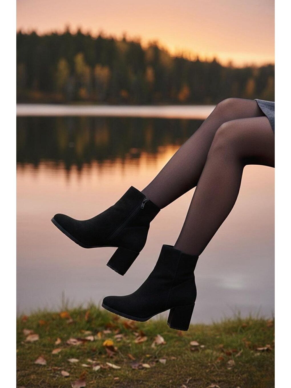 Kadın Liva Siyah Süet Düz Topuklu Kısa Bot
